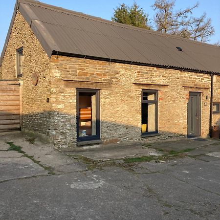 The Milking Parlour At Berthllwyd Villa Quakers Yard Dış mekan fotoğraf